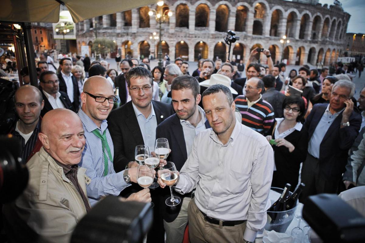 Comunali, vince l'antipolitica I grillini vanno ai ballottaggi A Verona si riconferma Tosi