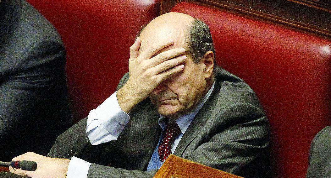 Bersani nasconde la verità Altro che riscossa rossa: il Pd va male in tutta Italia