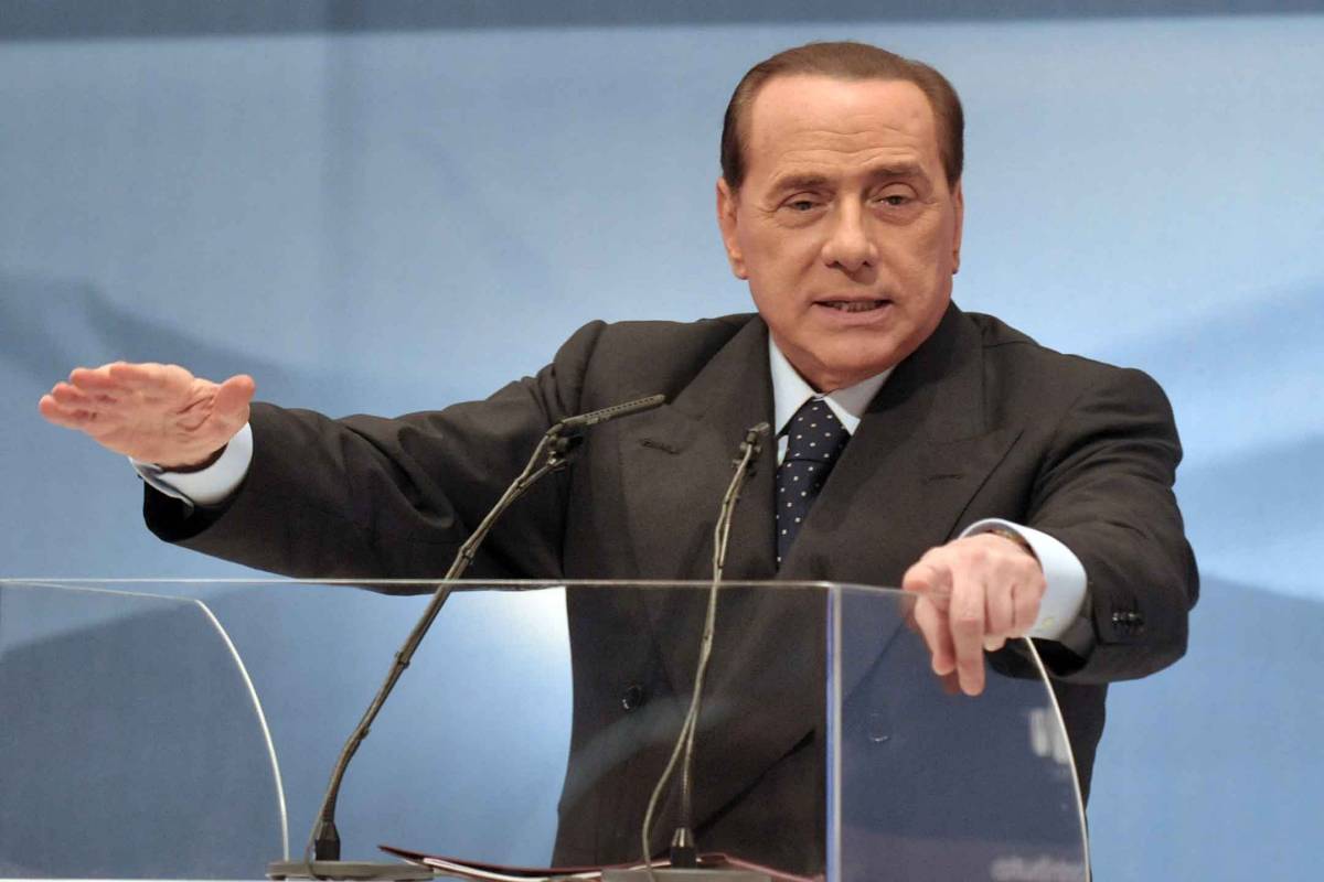 Berlusconi scioglie la riserva: "Governo avanti fino al 2013"