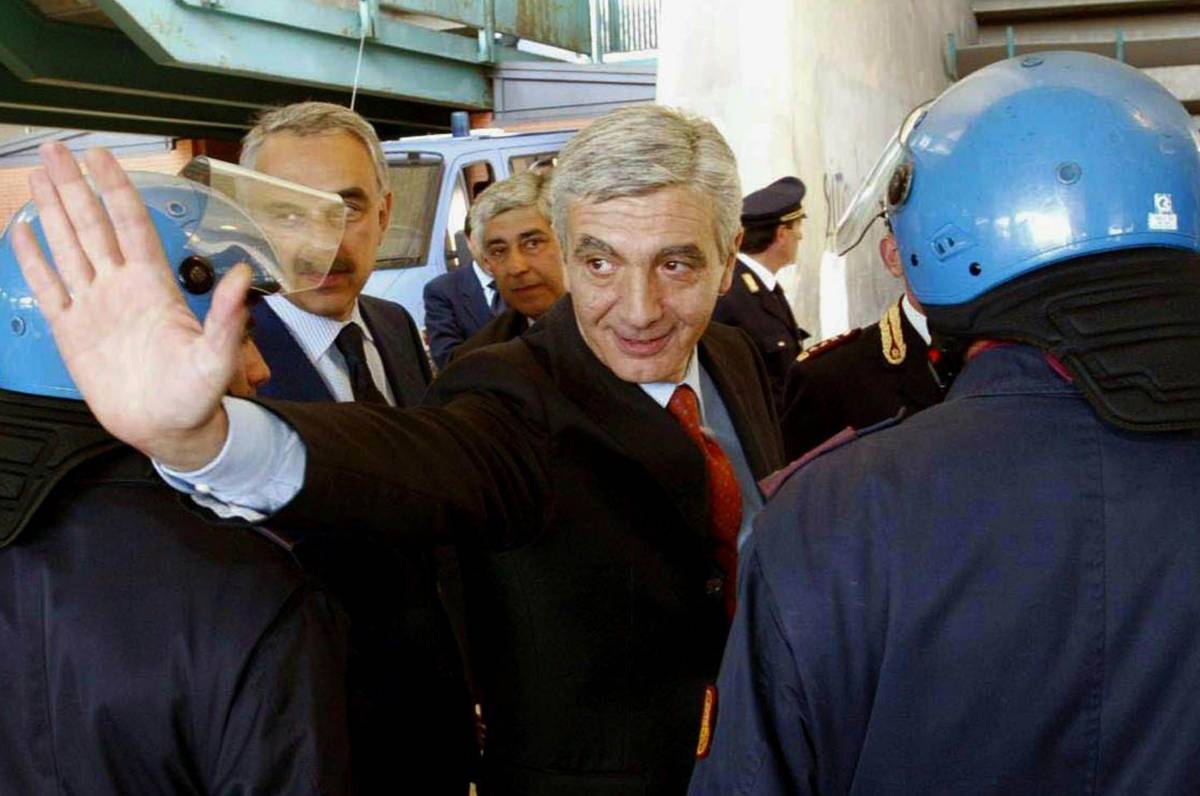 Intelligence, il governo gioca la carta De Gennaro