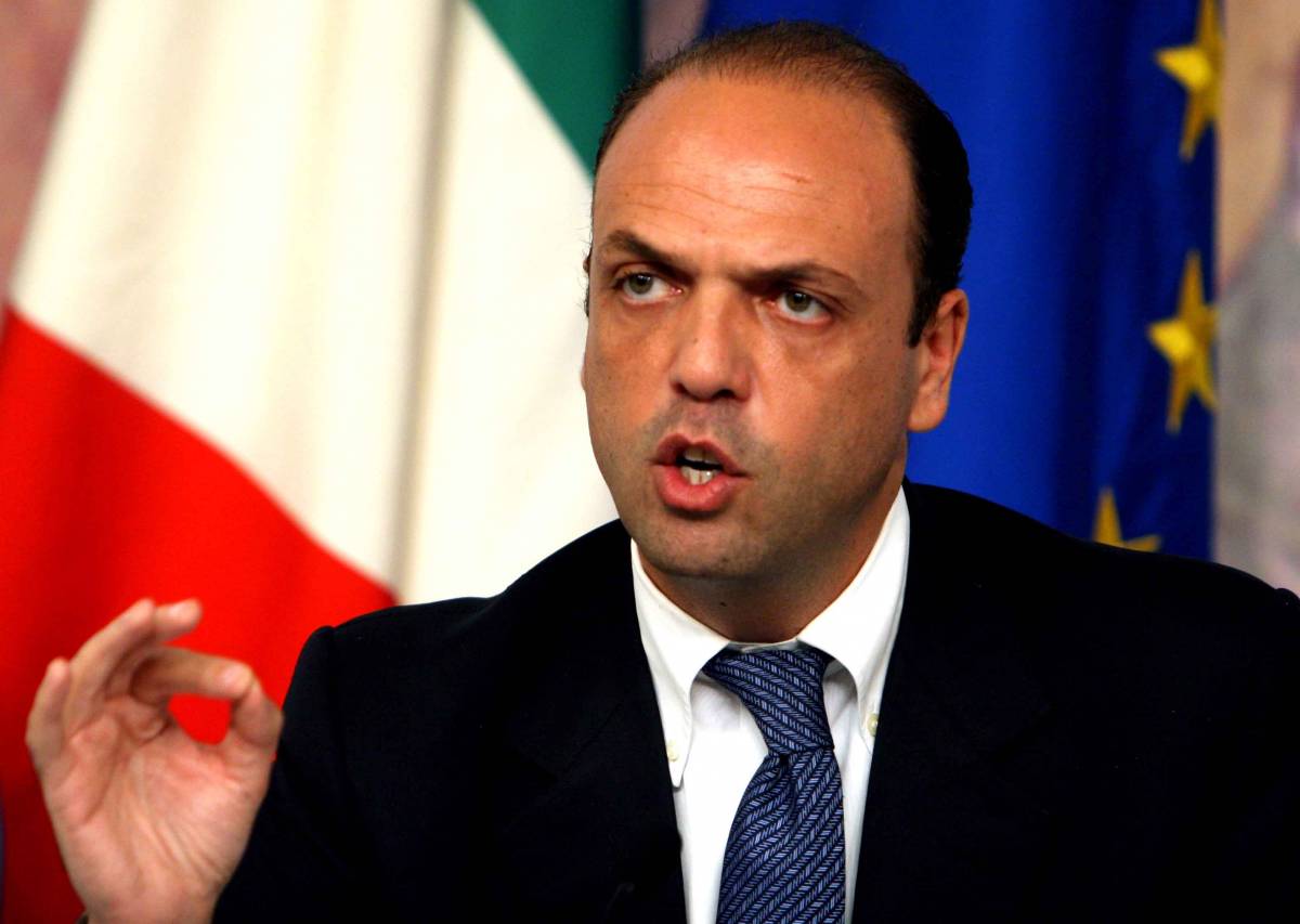 Pdl, Alfano dà la carica: "Gli elettori ci chiedono una nuova proposta"