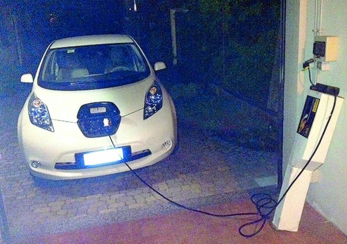 Nissan Leaf, la città si inchina Ma è importante «farci il piede»