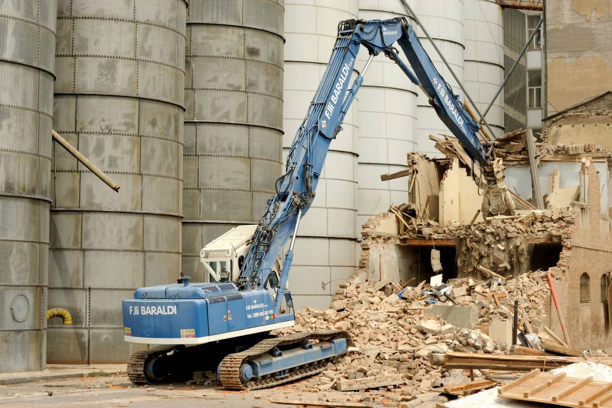 Inchiesta su aziende crollate Operai uccisi dal terremoto: adesso ci sono venti indagati