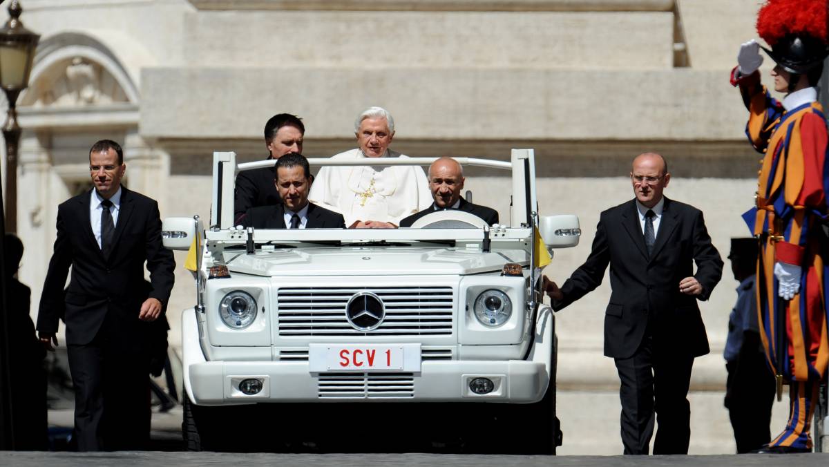 C'è una faida in Vaticano Il Papa: "La casa di Dio è fondata sulla roccia"