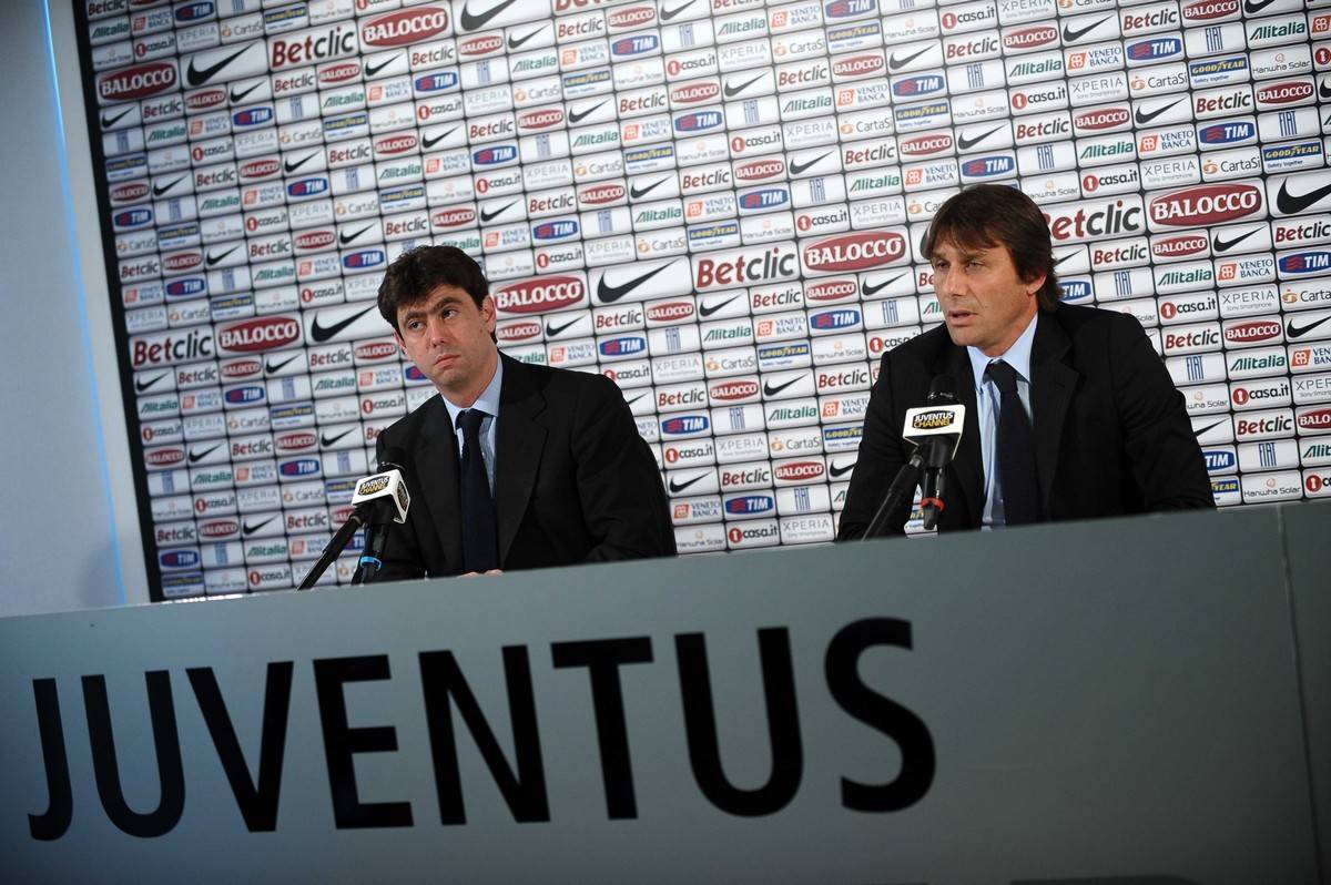Conte: "Estraneo ai fatti" E Agnelli gli dà fiducia: "Resta il nostro allenatore"