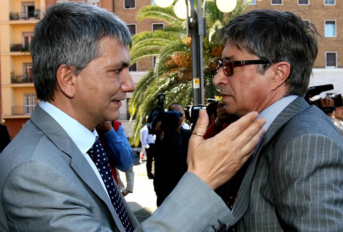 Chiedono la testa  di Roberto Formigoni Ma Errani e Vendola?