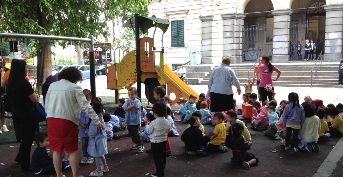 La terra trema: scuole e uffici evacuati