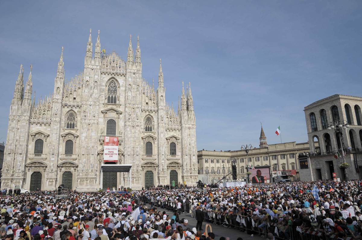 Oggi l'incontra con 80mila ragazzi: "Famiglia patrimonio dell'umanità"