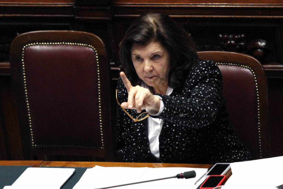 Corruzione, Severino: "Senza fiducia a casa" Pdl: sì con riserva. Il Pd non vuole modifiche