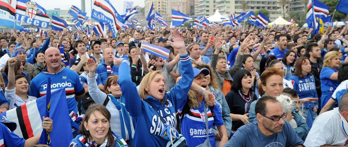 Un silenzio di tensione Poi esplode la gioia dei diecimila in piazza