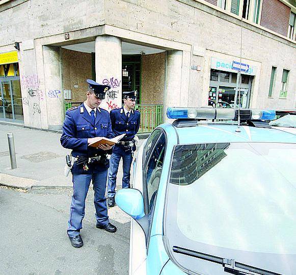 Tre anziani aggrediti e derubati in strada