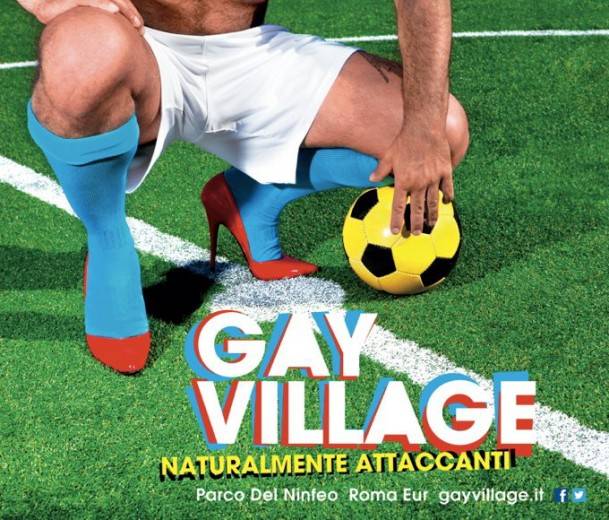 Gli azzurri coi tacchi a spillo: ecco lo spot del Gay Village Cassano: "solo una battuta"
