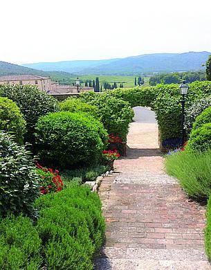 La Toscana a 5 stelle della Bagnaia: golf, cavalli, benessere e un resort stile medioevo