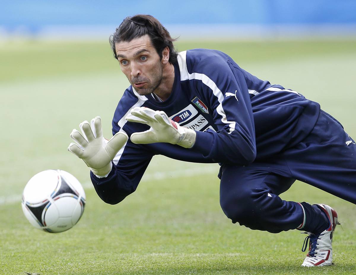 Buffon: "Con gli inglesi ce la giochiamo 50 a 50 Siamo pronti a tutto"