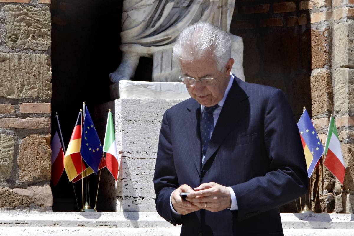 Monti lavora alla manovrina per evitare l'aumento dell'Iva Pronti i primi tagli alla spesa