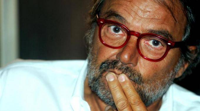 Oliviero Toscani show:  "Grillo è bravo ma nazista Monti? Ci parleresti di f...?"