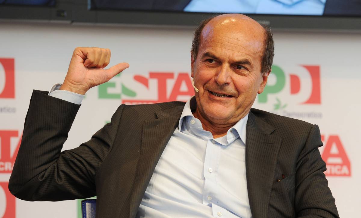 Bersani: "Vinciamo 2-0 contro la Germania" E scattano gli scongiuri