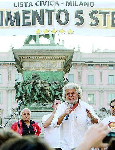 Grillo va in piazza per mandare via  il governatore