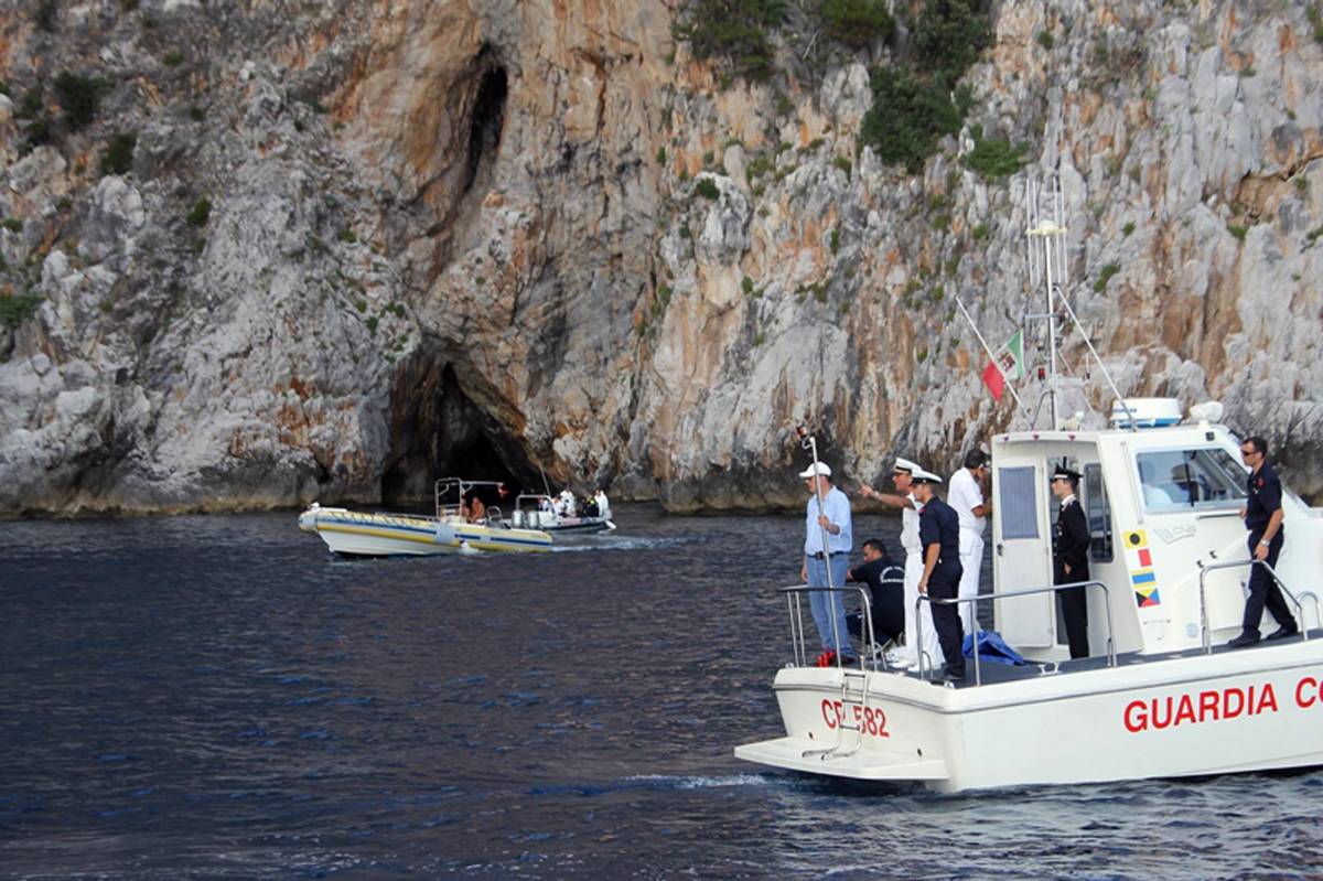 Palinuro, morti quattro sub intrappolati in una grotta I superstiti: "Colpa del fango"