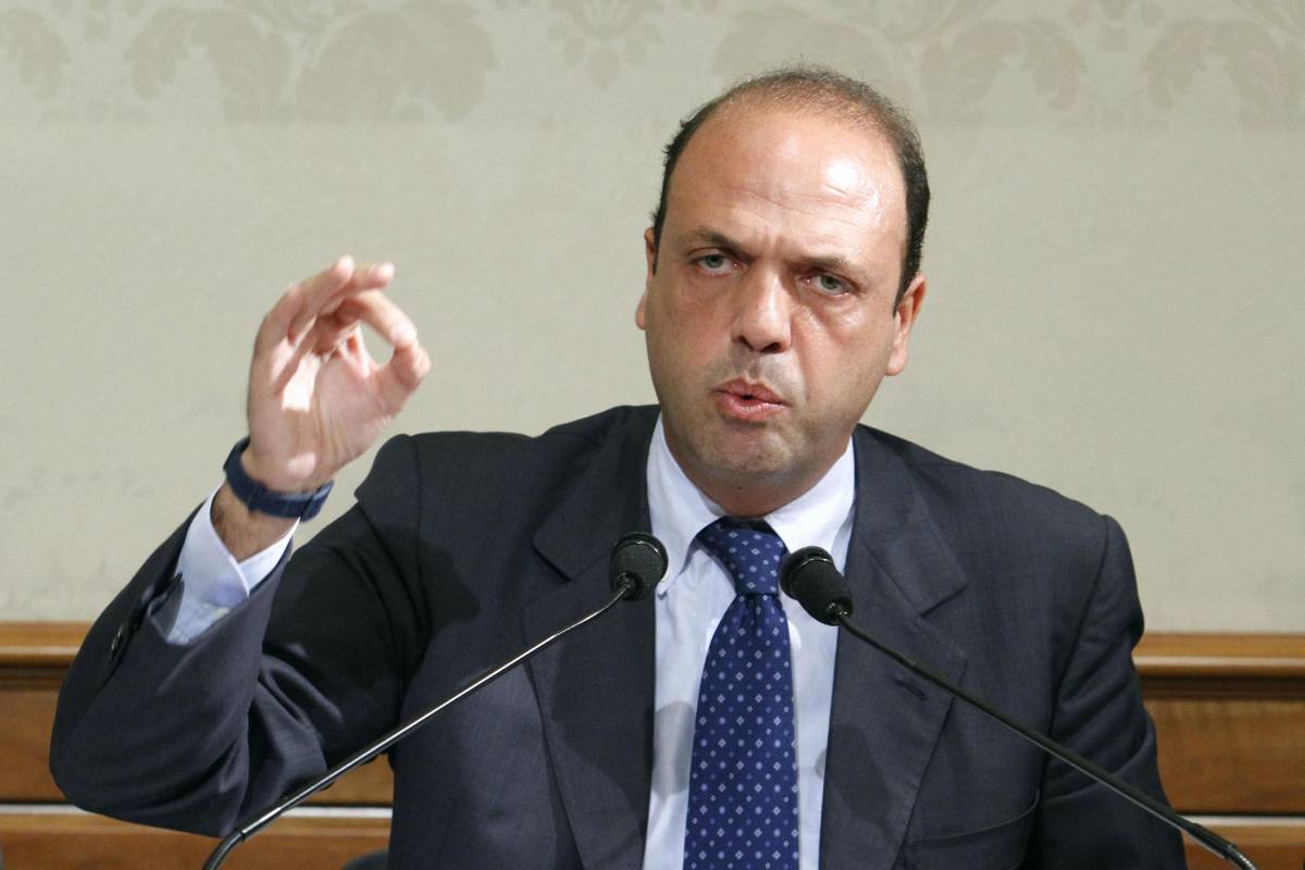 Alfano: "2013? Pd e Pdl tornano a fronteggiarsi"