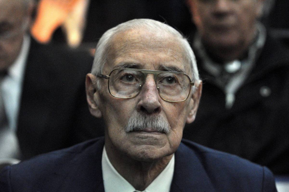 Argentina, Videla  condannato a 50 anni