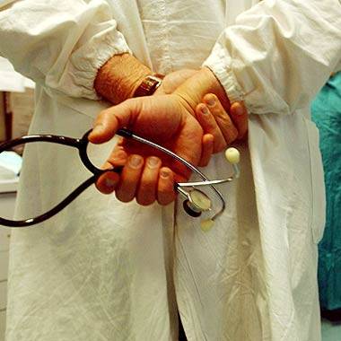 Avellino, medici pagati dall'Asl per pazienti morti o emigrati