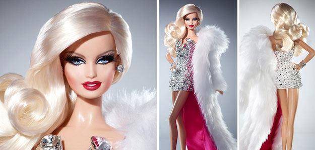 Lustrini e piume di struzzo, ecco Barbie Drag queen