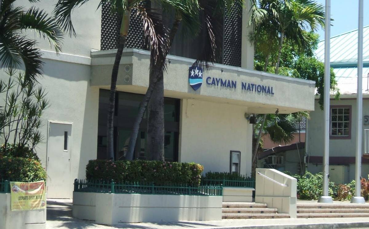 Arrivano le tasse: è rivolta alle Cayman