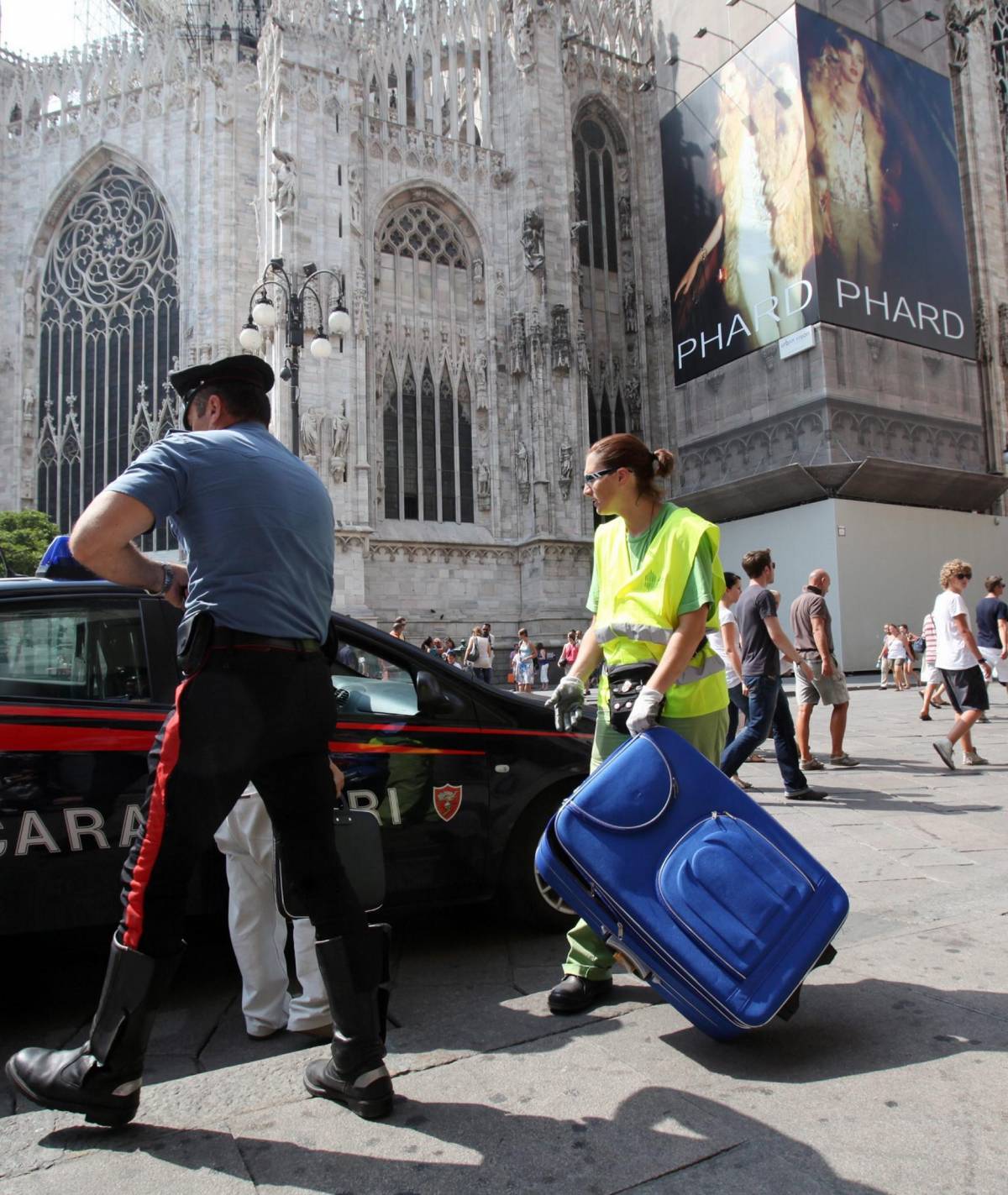 Aler, due ascensori in tilt:  disabili in braccio ai poliziotti