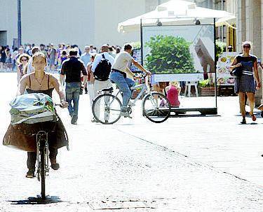 Sos dei disabili all'assessore: «Bici pericolose sui marciapiede»