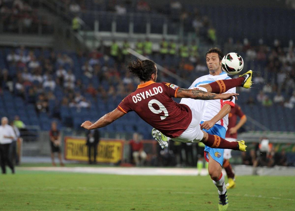 Il grande gol di Osvaldo in rovesciata