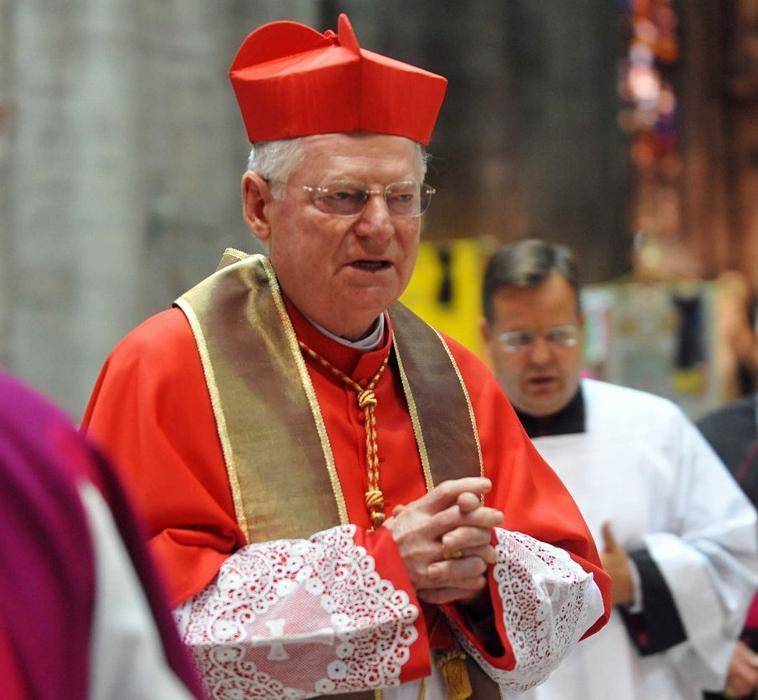 Alle 16 i funerali in Duomo Maxischermi in piazza, silenzio e bandiere a lutto