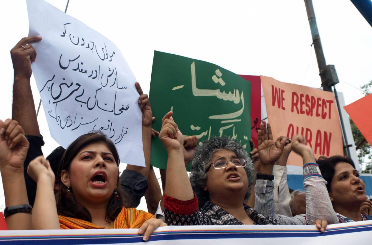 Cristiani pachistani protestano contro l'imam che ha falsamente accusato la piccola Rimsha