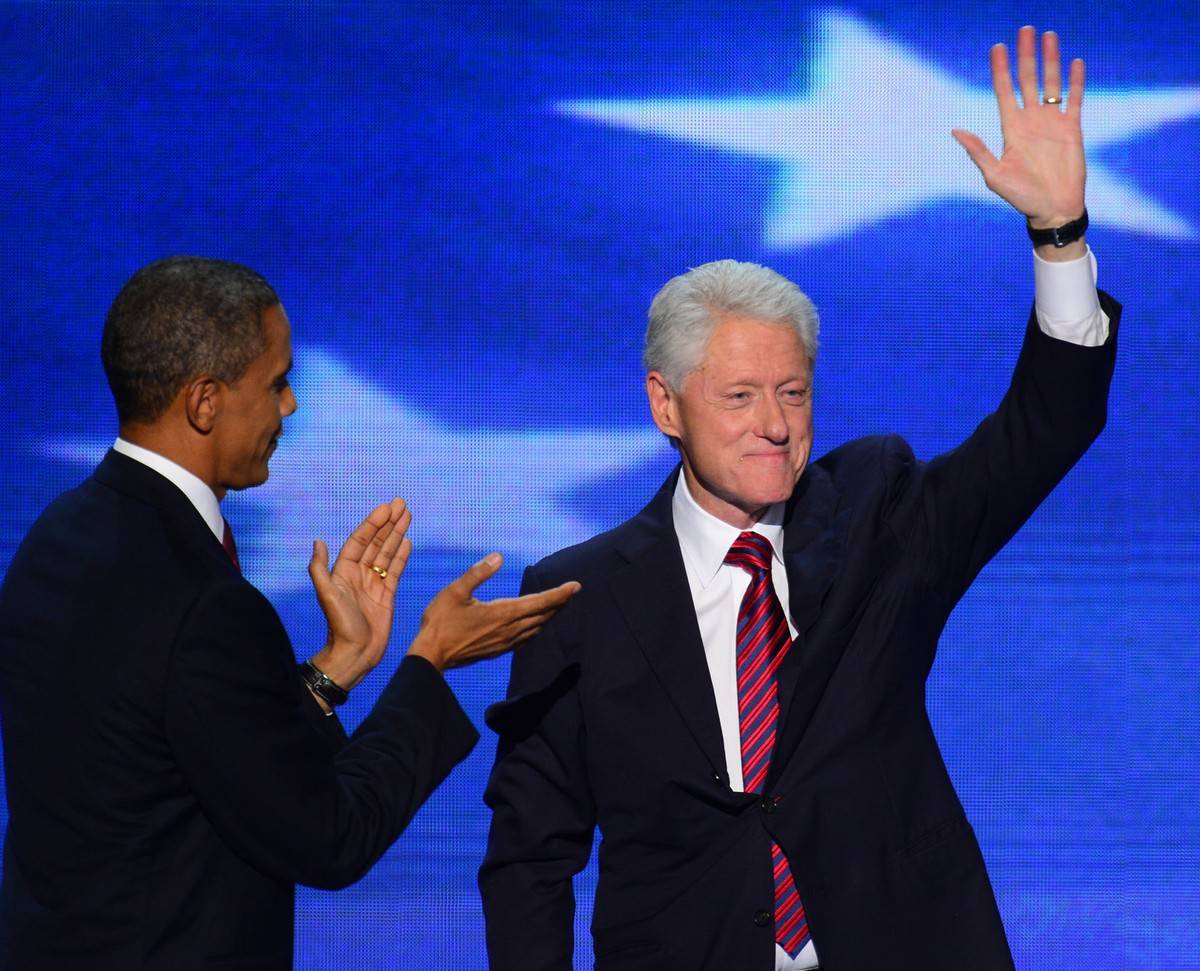 Clinton spinge Obama smontando le tesi di Romney