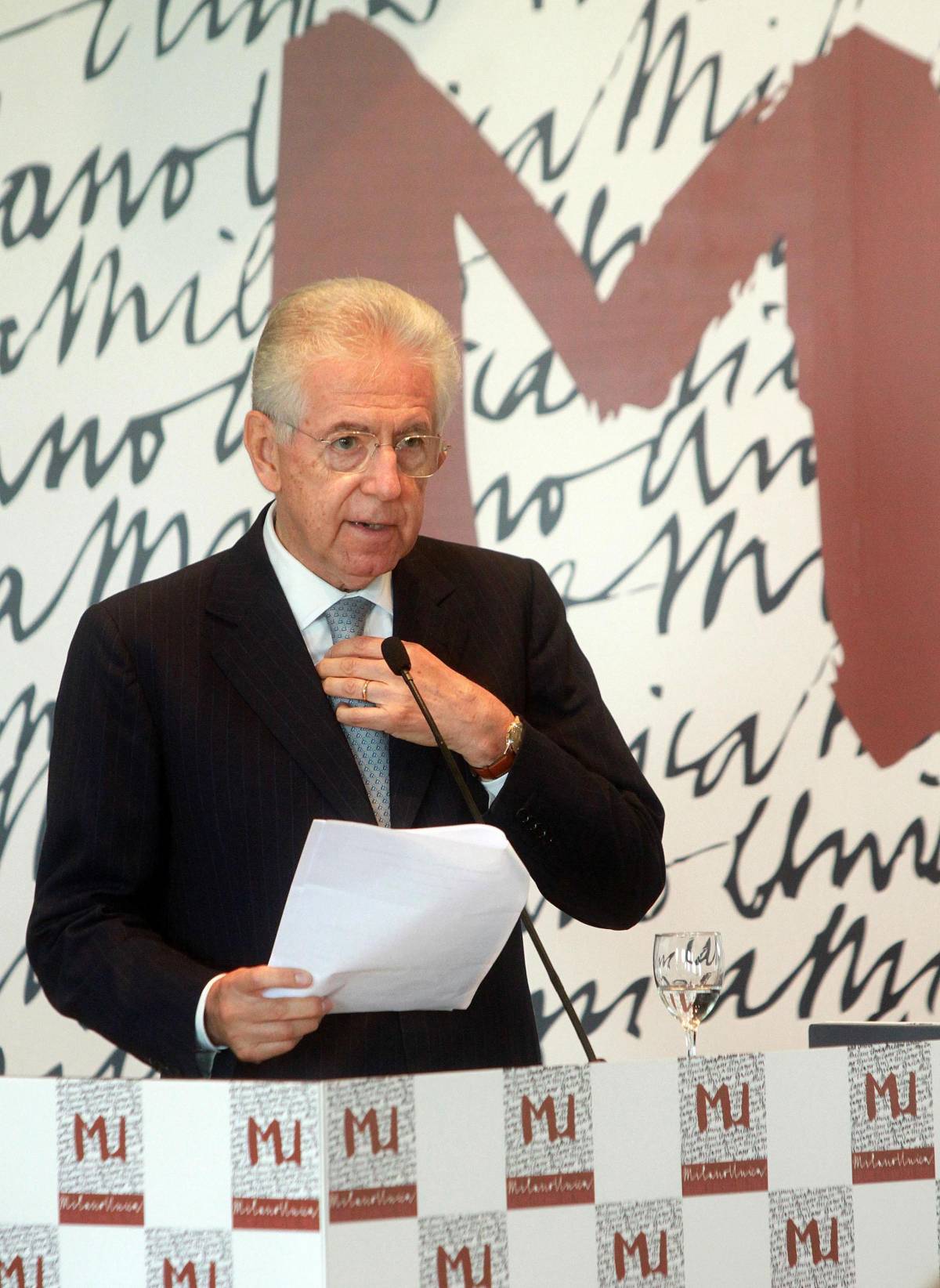 Blocco pensioni, Monti si difende: "Se non l'avessimo fatto sarebbe arrivata la Troika" 