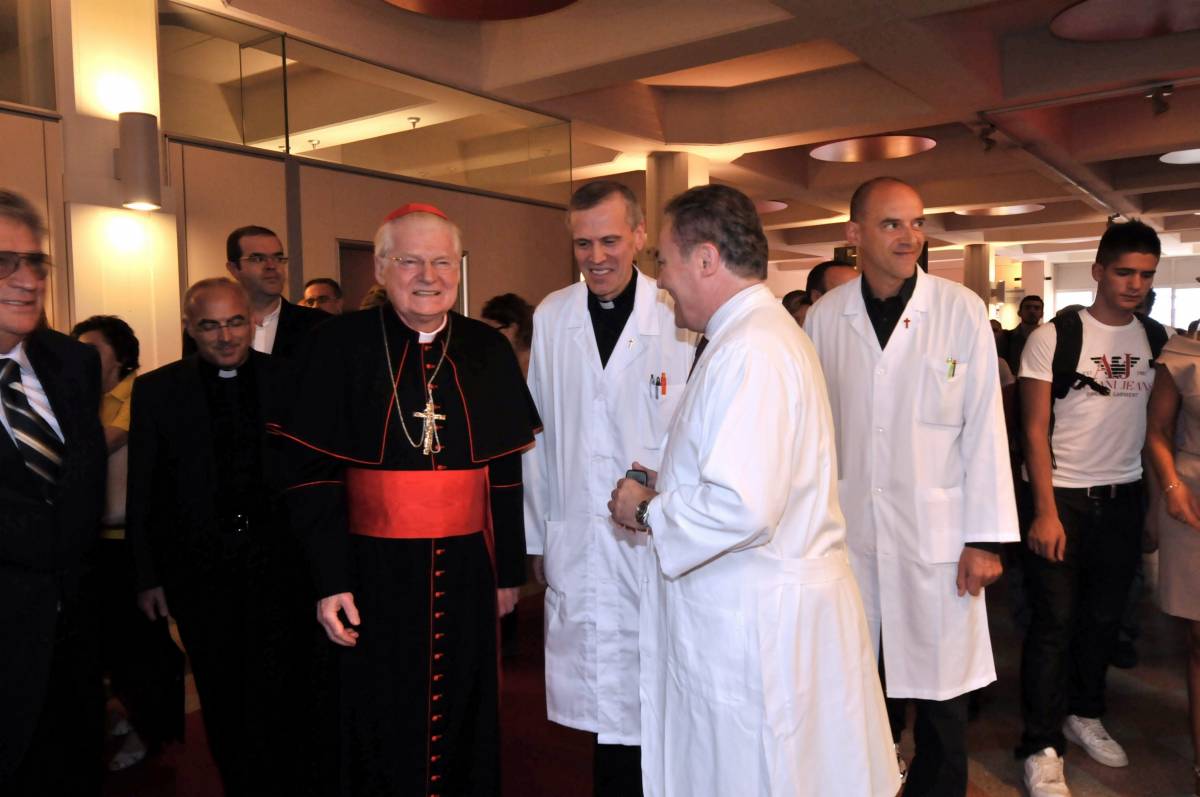 L'arcivescovo Scola: "L'accanimento terapeutico va sempre escluso"