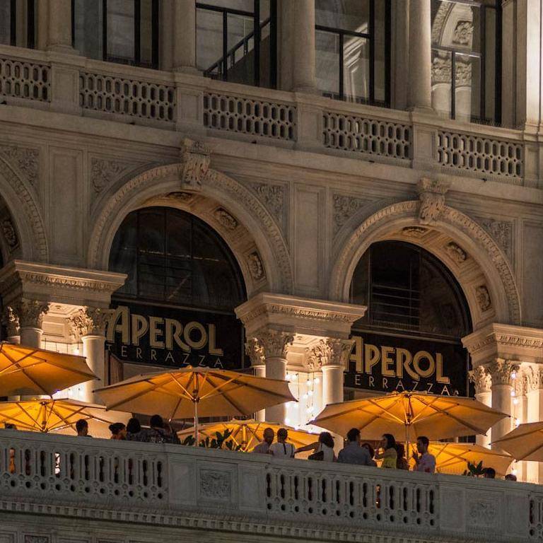 Inaugurato il nuovo regno dell'aperitivo con vista sulle guglieLa Terrazza Aperol