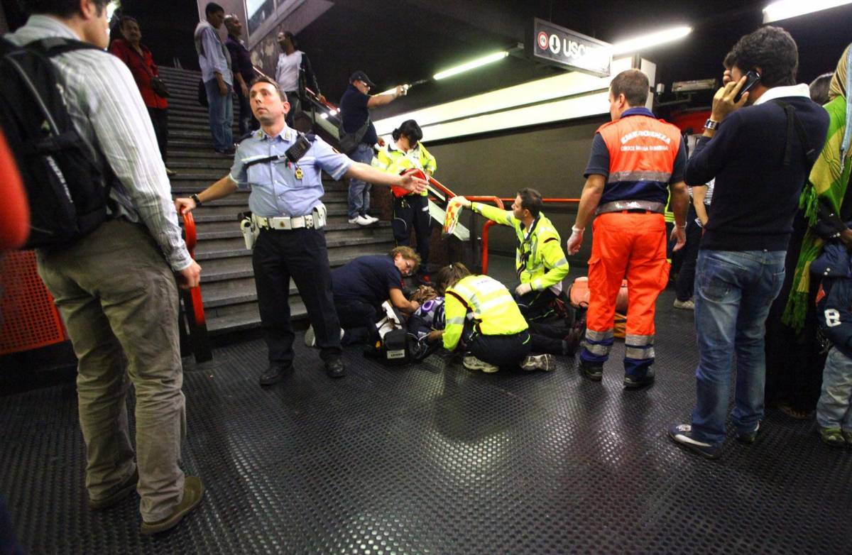 Metro Milano, passeggeri bloccati in galleria