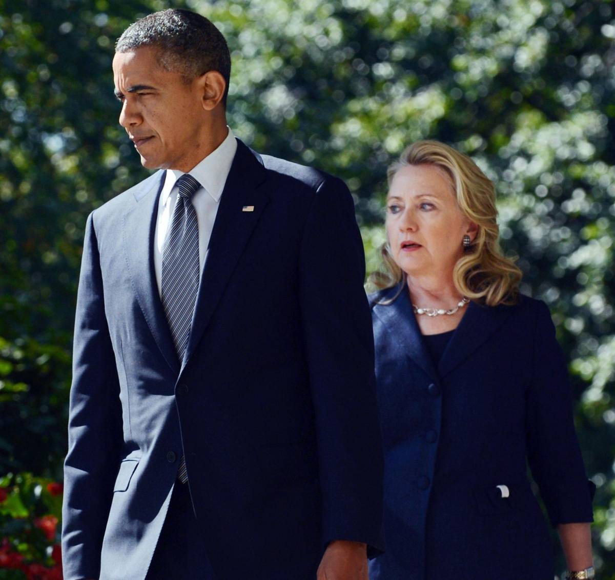 Hillary copre le spalle a Obama Mea culpa prima del duello tv