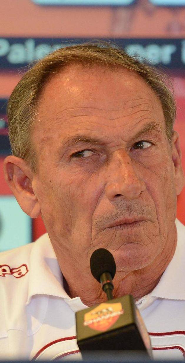 Petkovic precipita, Zeman si aggrappa a Totti