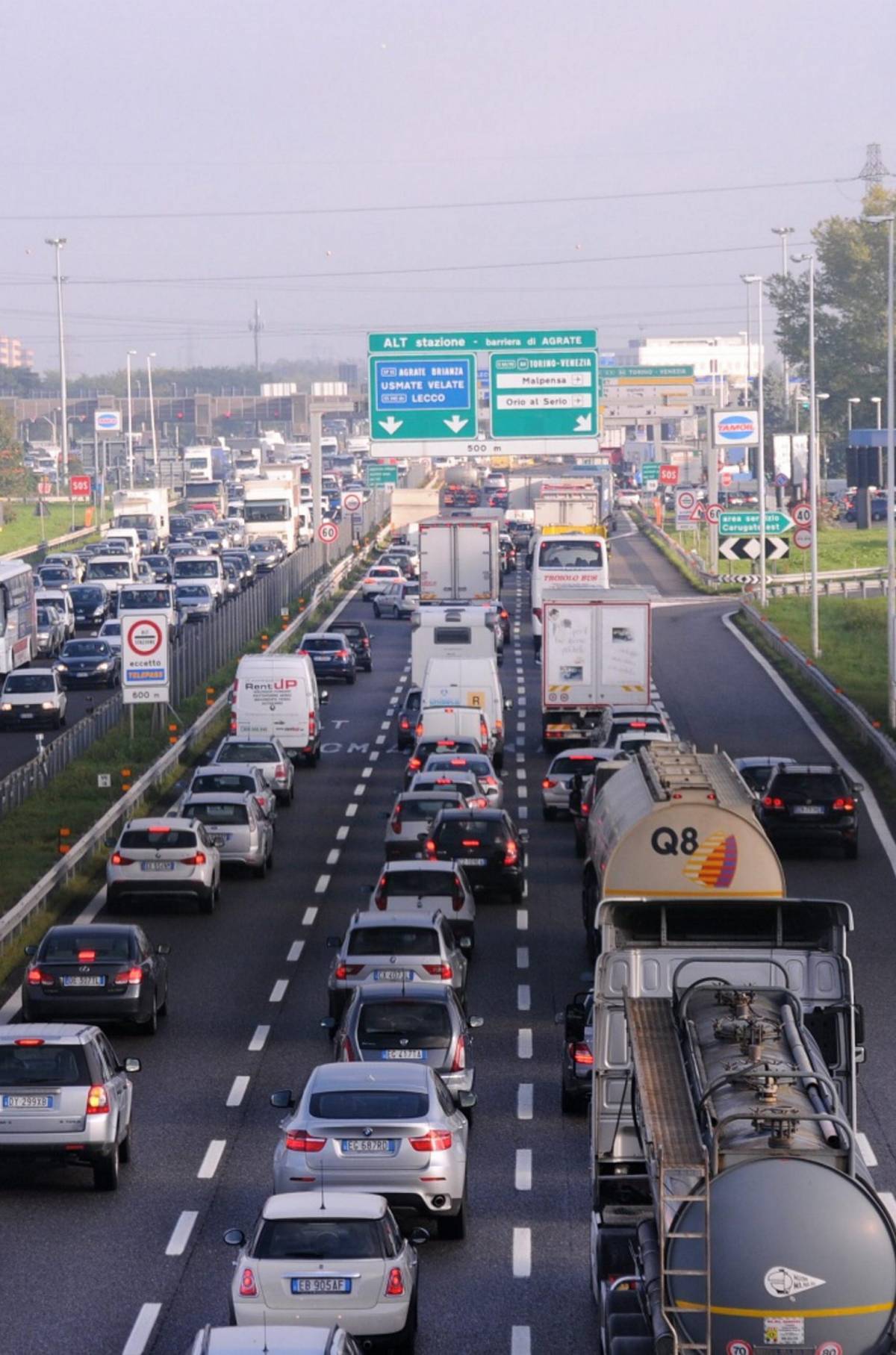 Incidente tra due camion paralizza mezza regione: 18 chilometri di code