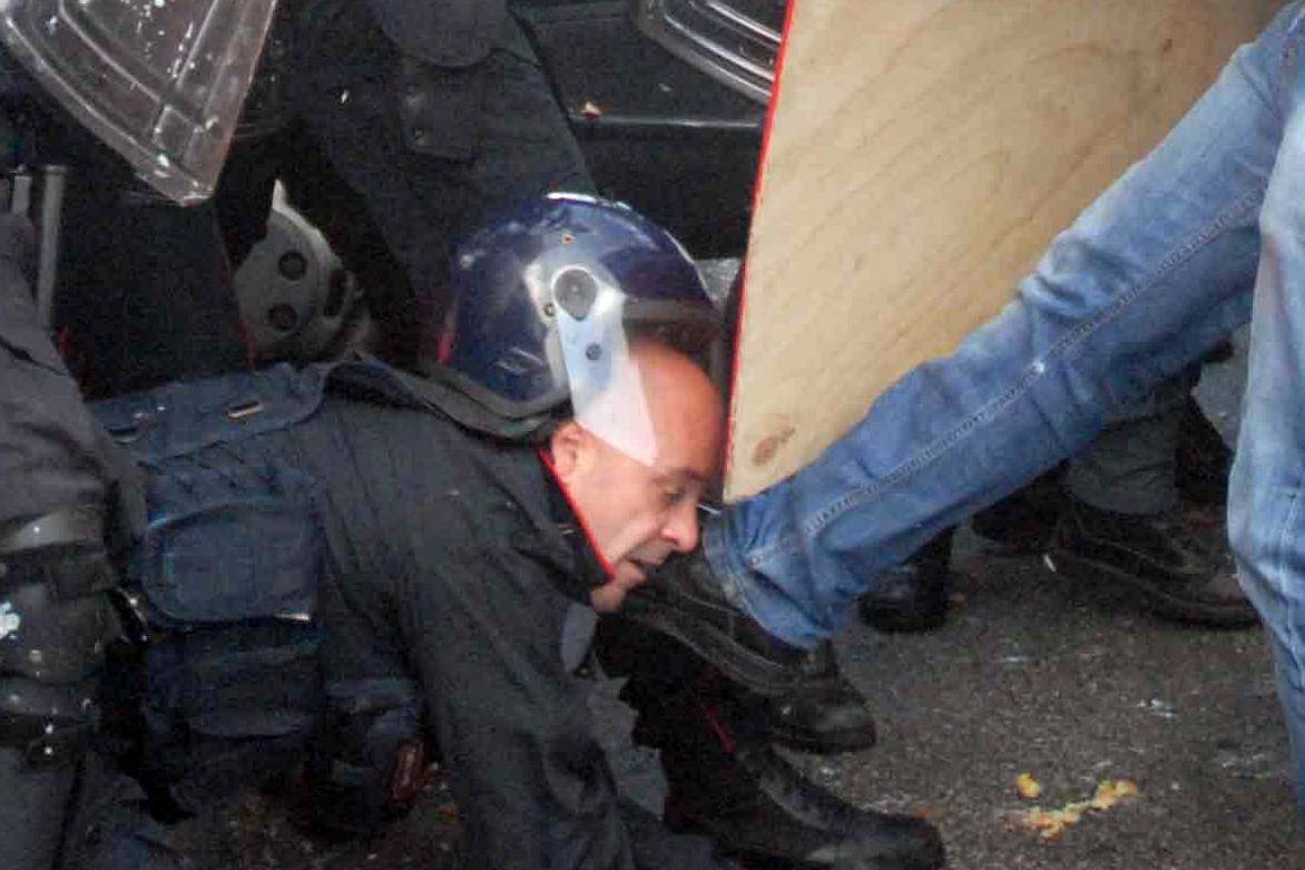 Palermo, scontri tra polizia e studenti