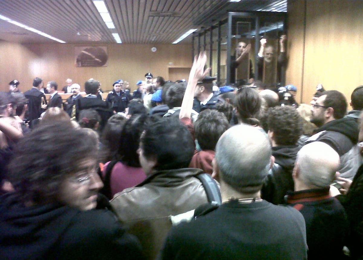 No Tav, proteste in aula: aggredito cameraman