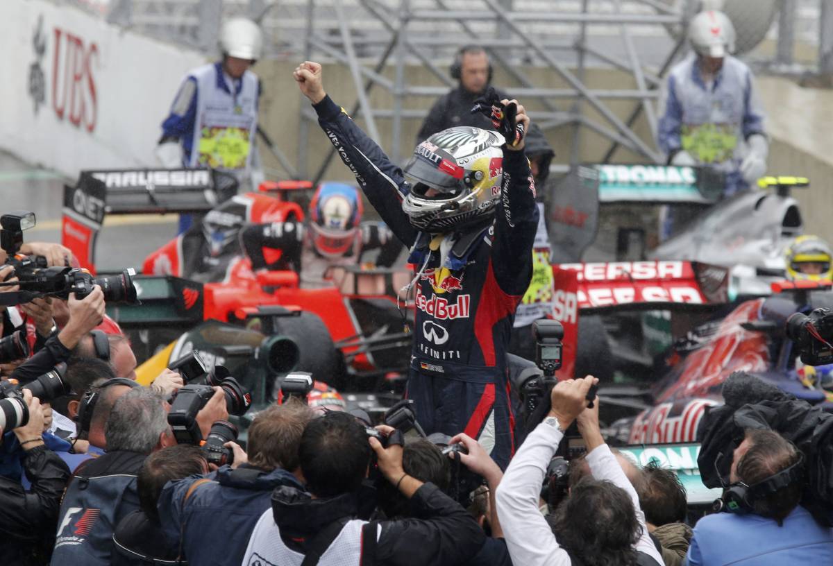 Sebastian Vettel festeggia la vittoria