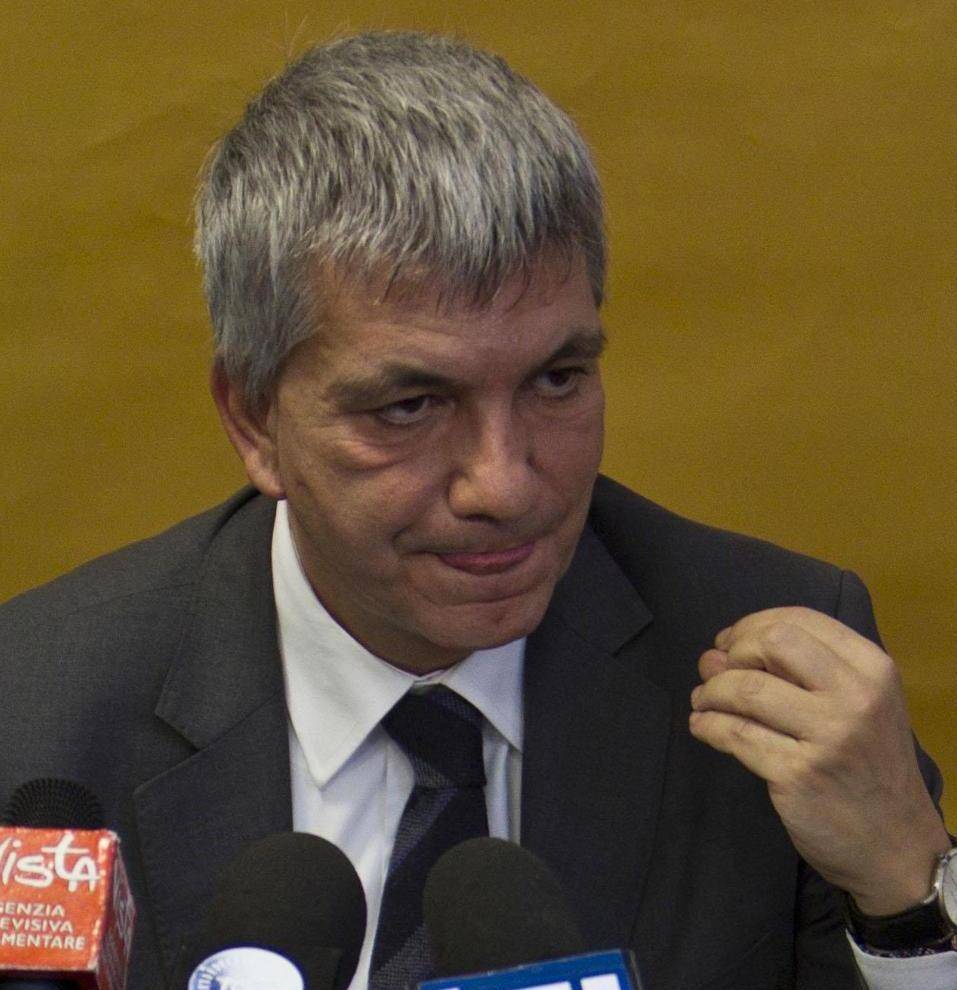 Vendola si allinea al Pd: "Monti appoggi il governo Bersani"