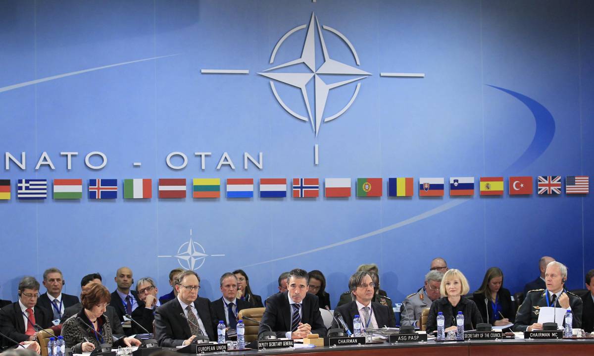 I ministri degli Esteri della Nato riuniti a Bruxelles