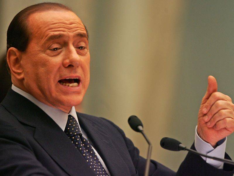 Berlusconi lascia il cerino al Pd "Non votiamo più il governo"