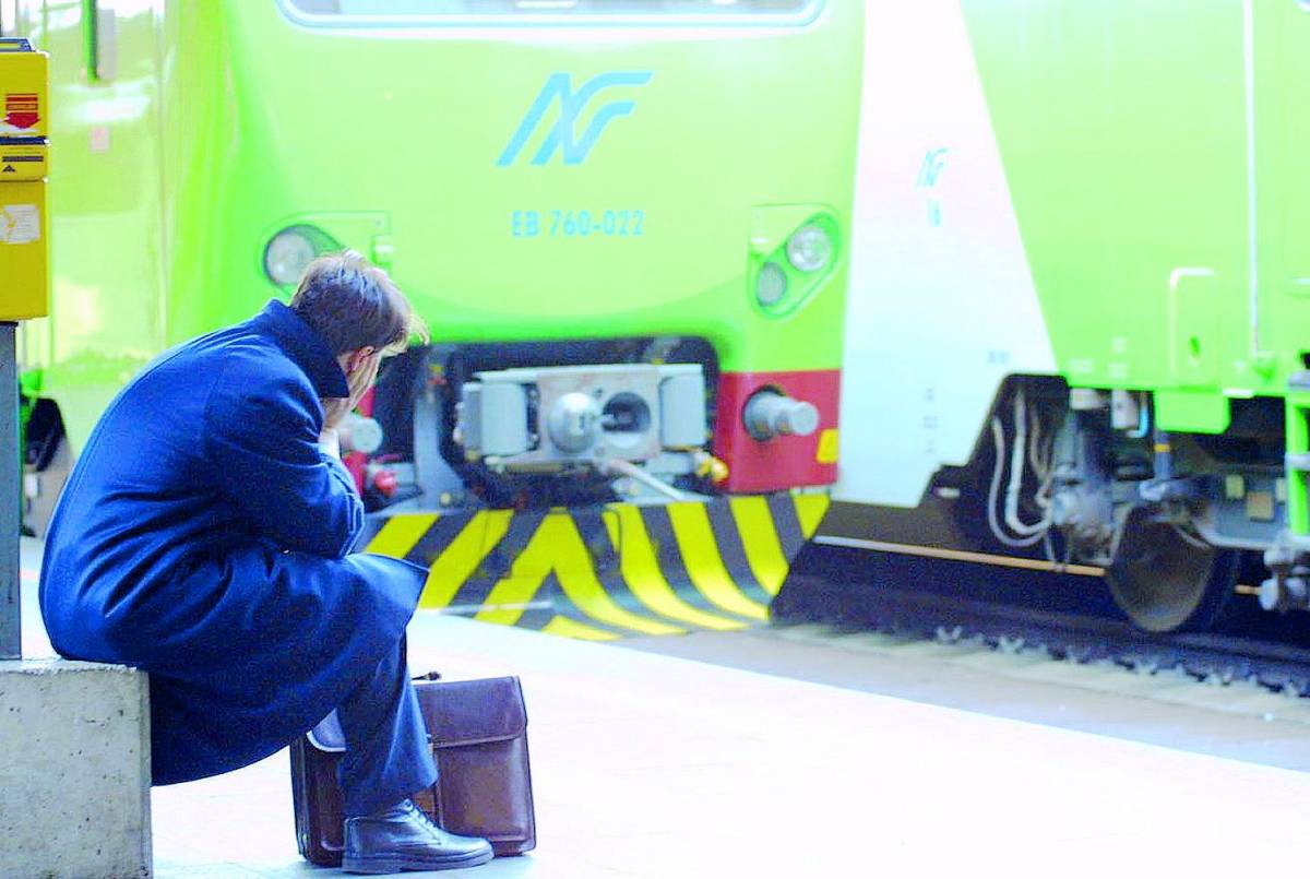 Il computer sbaglia gli orari: treni in ritardo e stazioni in tilt