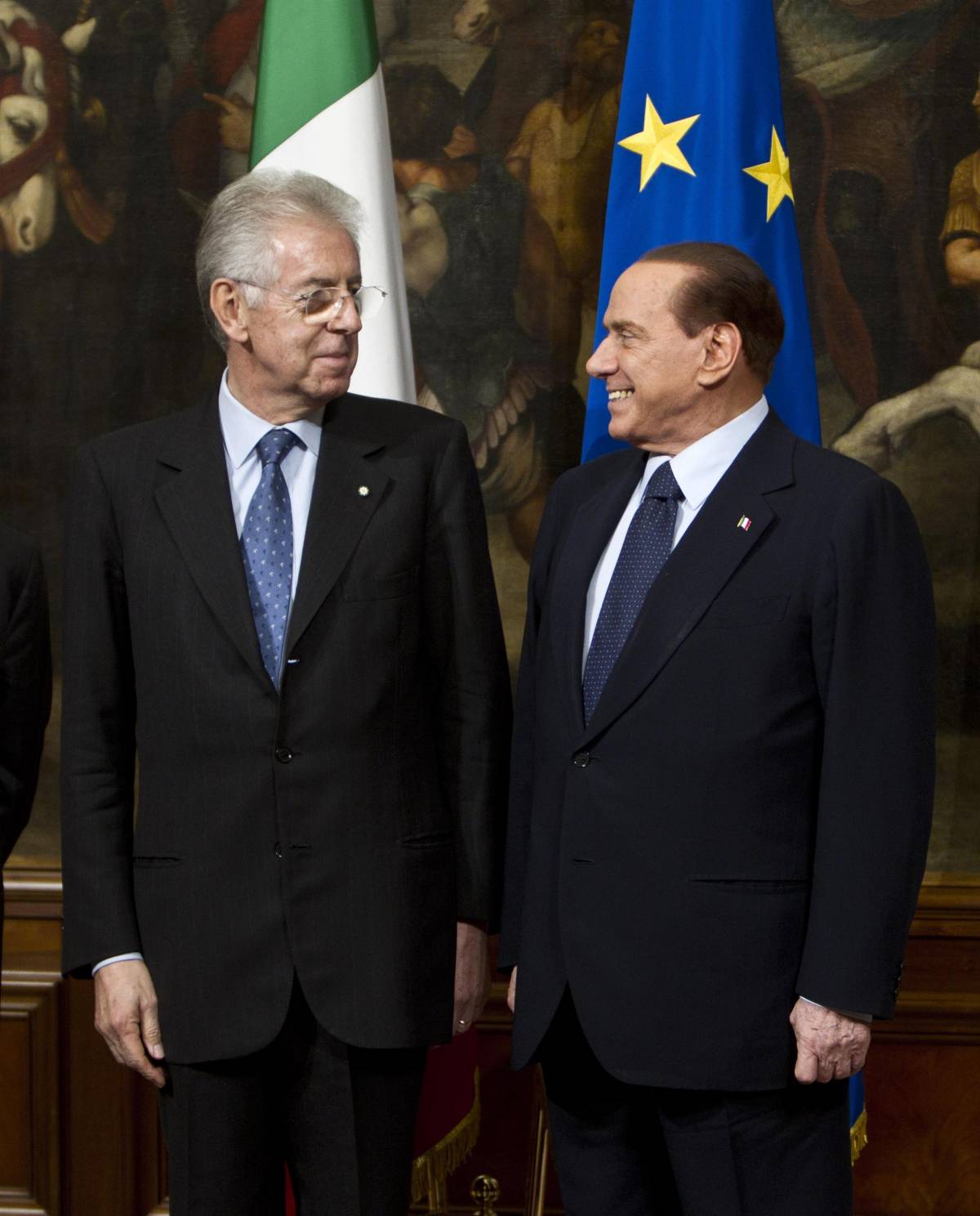 Silvio Berlusconi con il presidente del Consiglio Mario Monti