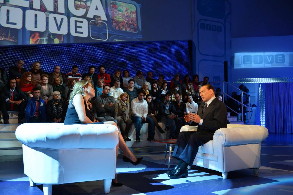 Barbara D'Urso intervista l'ex premier Silvio Berlusconi a "Domenica Live"